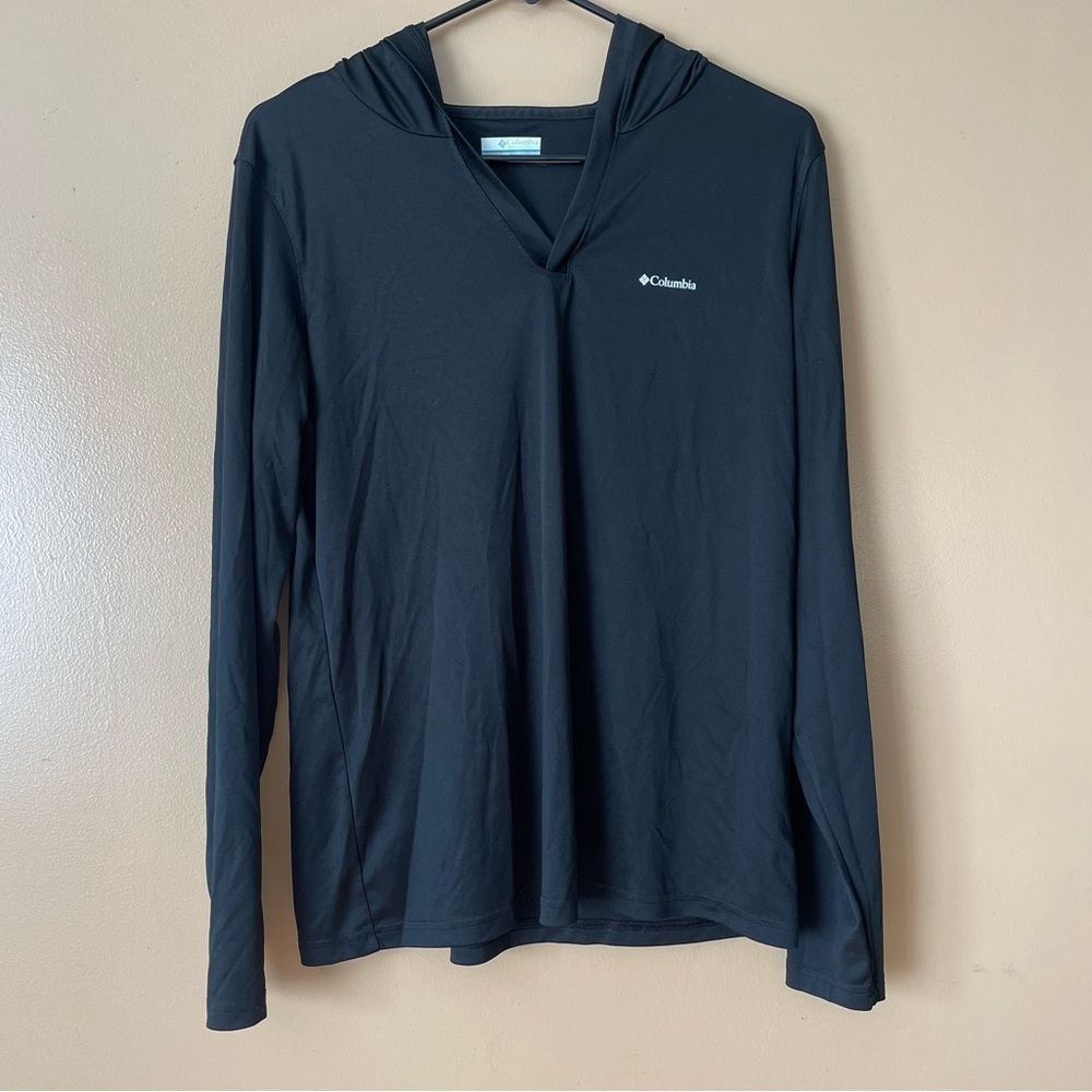 Columbia Black and blue Long Sleeve Hooded lightweight size large